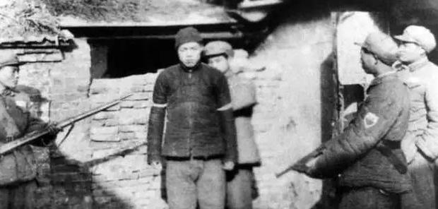 1947年的一天，晋冀鲁豫野战军6纵参谋长王毓淮率部行军，前往1户老乡家里借水喝