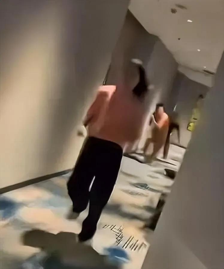 七夕刚过我人笑傻真的奉劝各位平时爱搞花活的朋友，别总把七夕当秀恩爱的遮羞