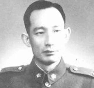 1937年10月29日，电讯员叶霞娣叫文强快接紧急电话。文强拿起听筒一听，是戴笠