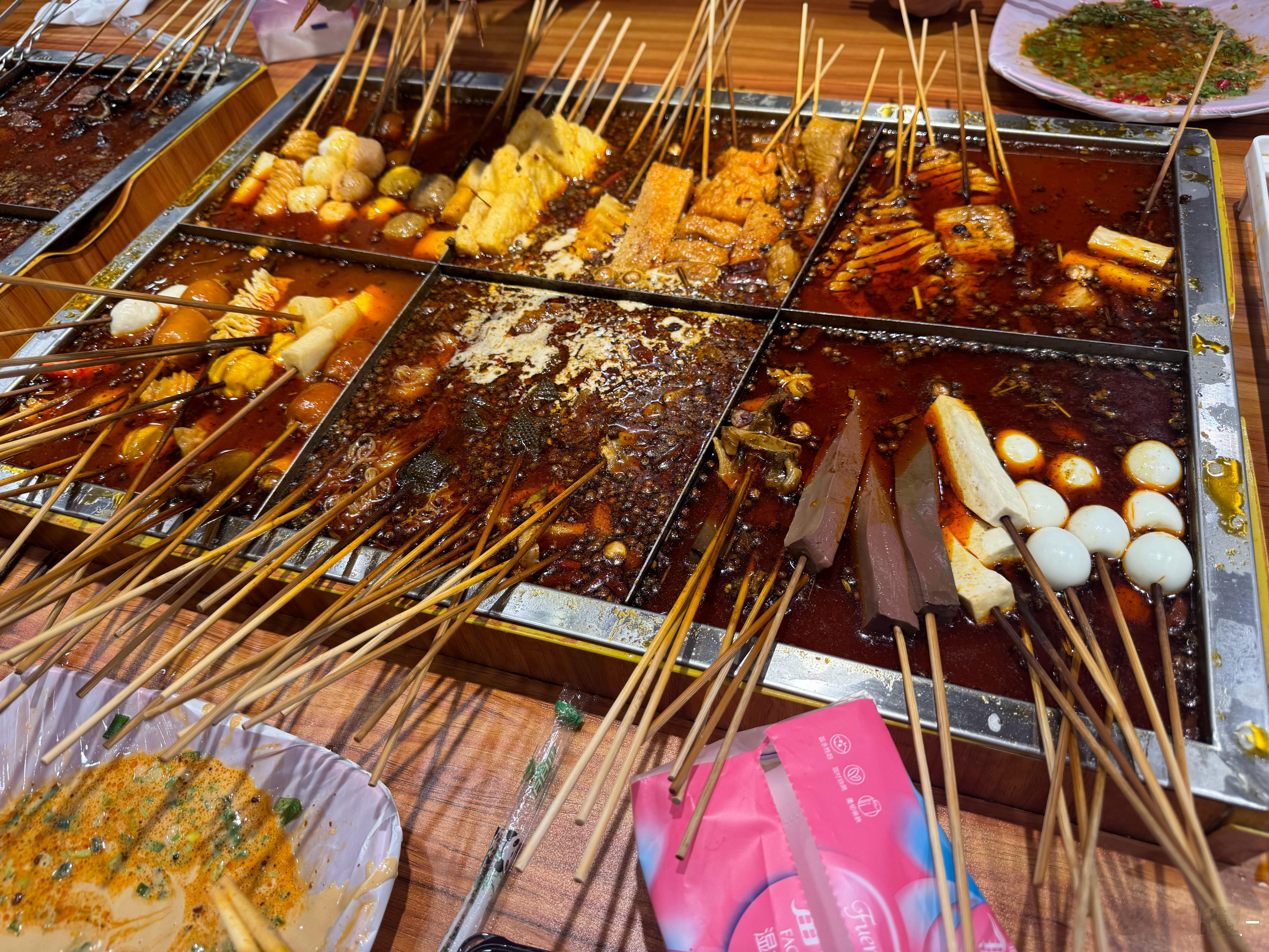520，工作中度过了，在上海特种兵飞回，吃个麻辣烫～工作日记520​​​
