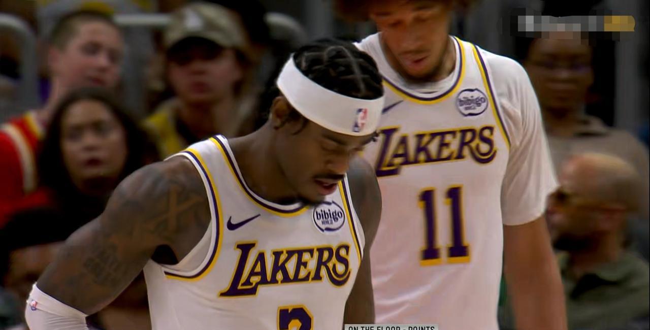 湖人悍将范德比尔特真是拼命三郎！在今天湖人客场以102：122输给老鹰的比赛中，