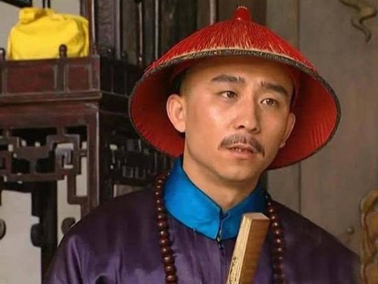 乾隆六年正月，李卫长子李星垣和几个要好的朋友聚餐，席间听说朝中有人要清算李卫，并