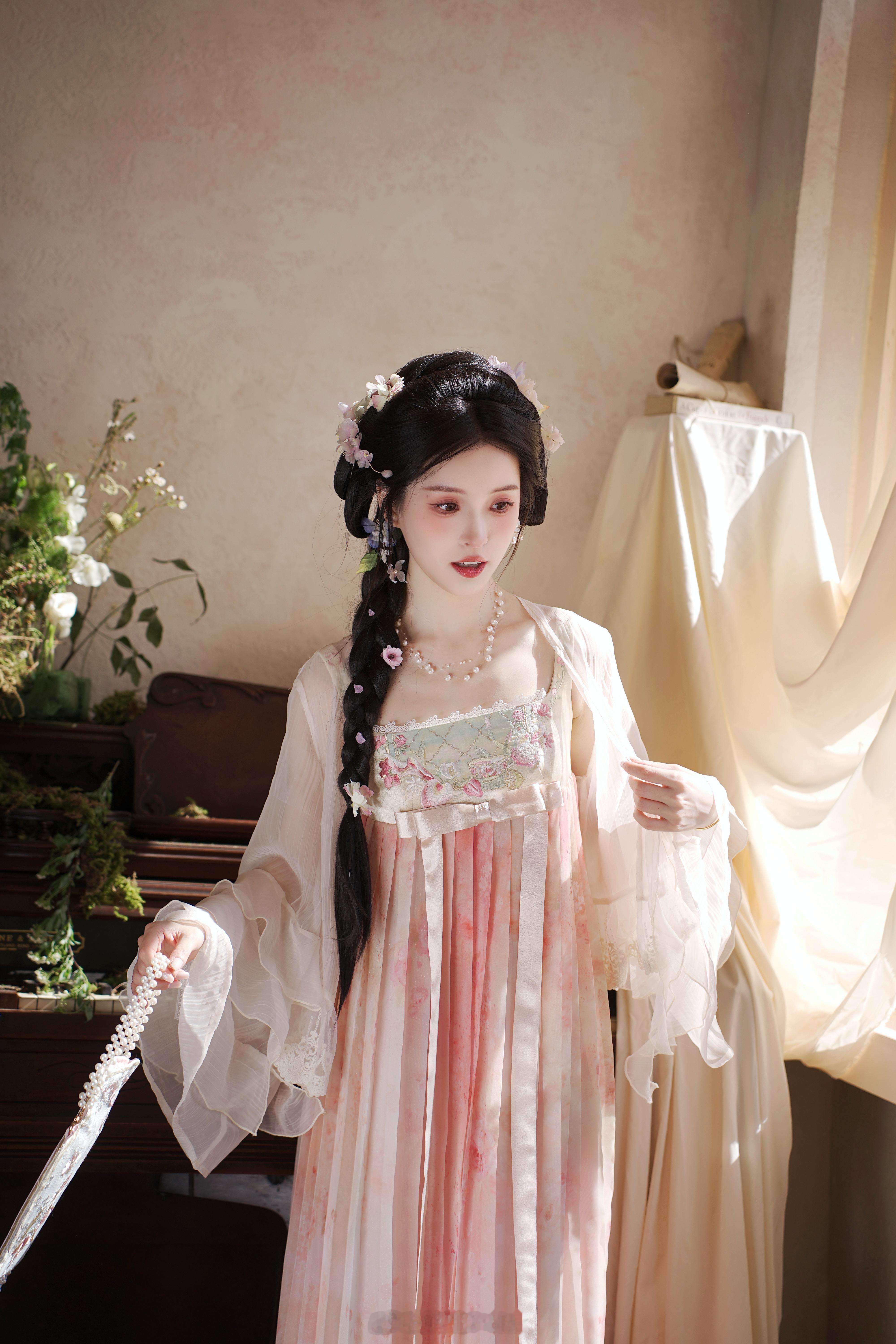 窗外有风🍃🧚‍♀️：晗晗👗：观水原创摄影存档​​​