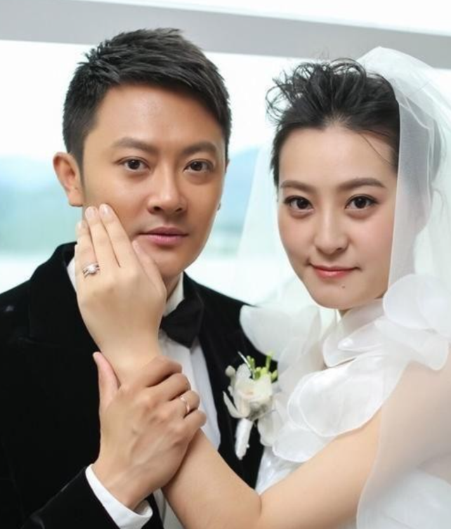 2015年，印小天花了400万元娶的老婆哈琳娜，直到孩子出生后，才发现自己的老婆