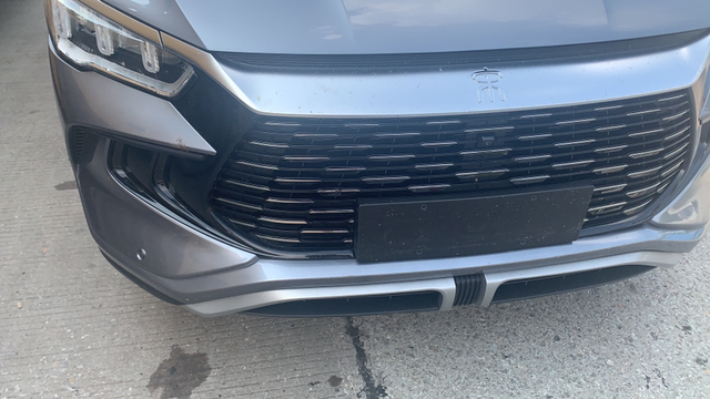 谁说比亚迪不行高速追尾，之前都给我说日系多好的，还好从来没考虑过，一直只买德系