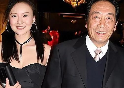 把老公累坏，而且又被老公宠着的十位女星。第一位:王子璇30岁丈夫陈国富60岁