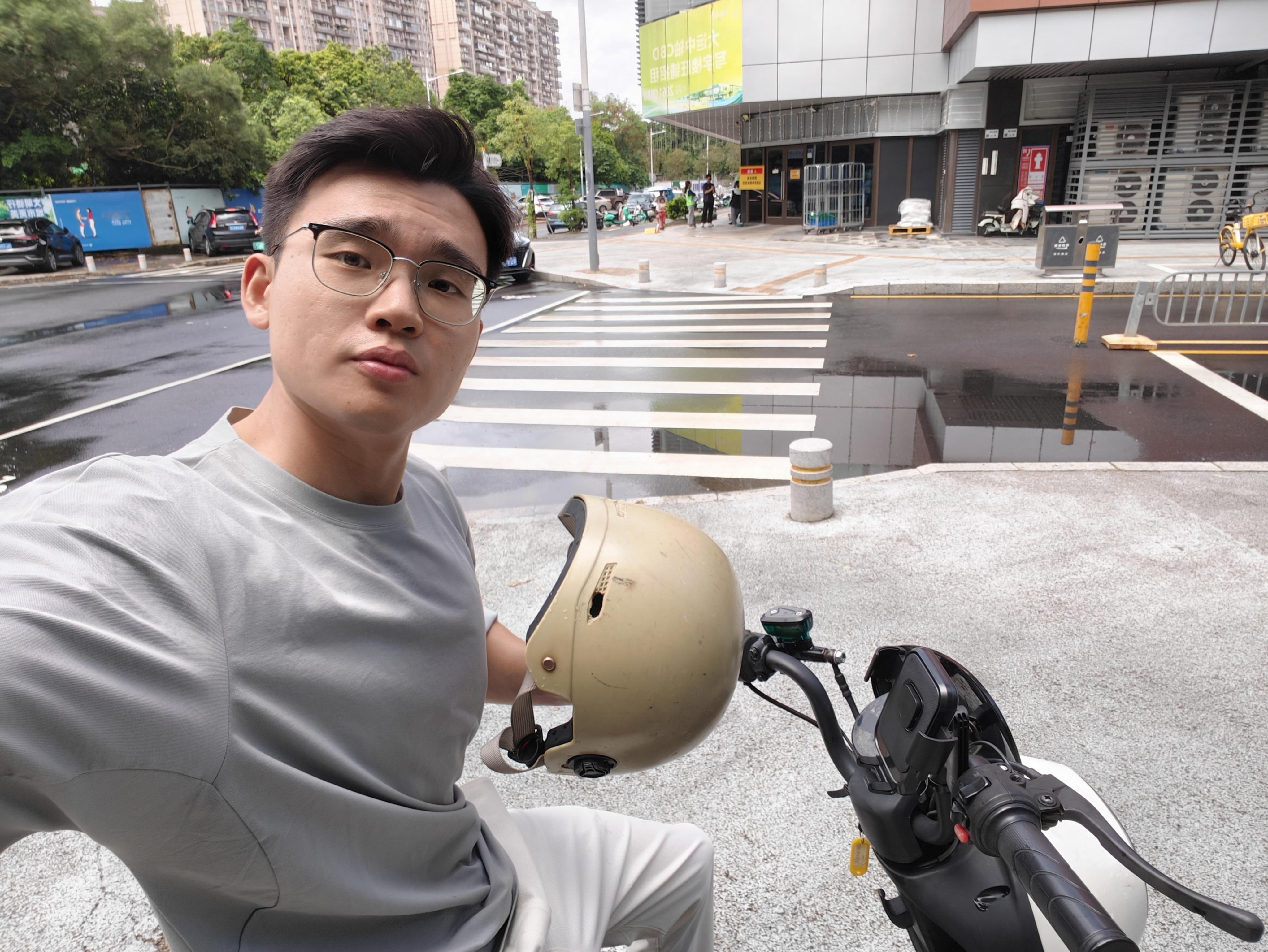 卧槽，深圳这虫子太吓人了[哭哭]​​​