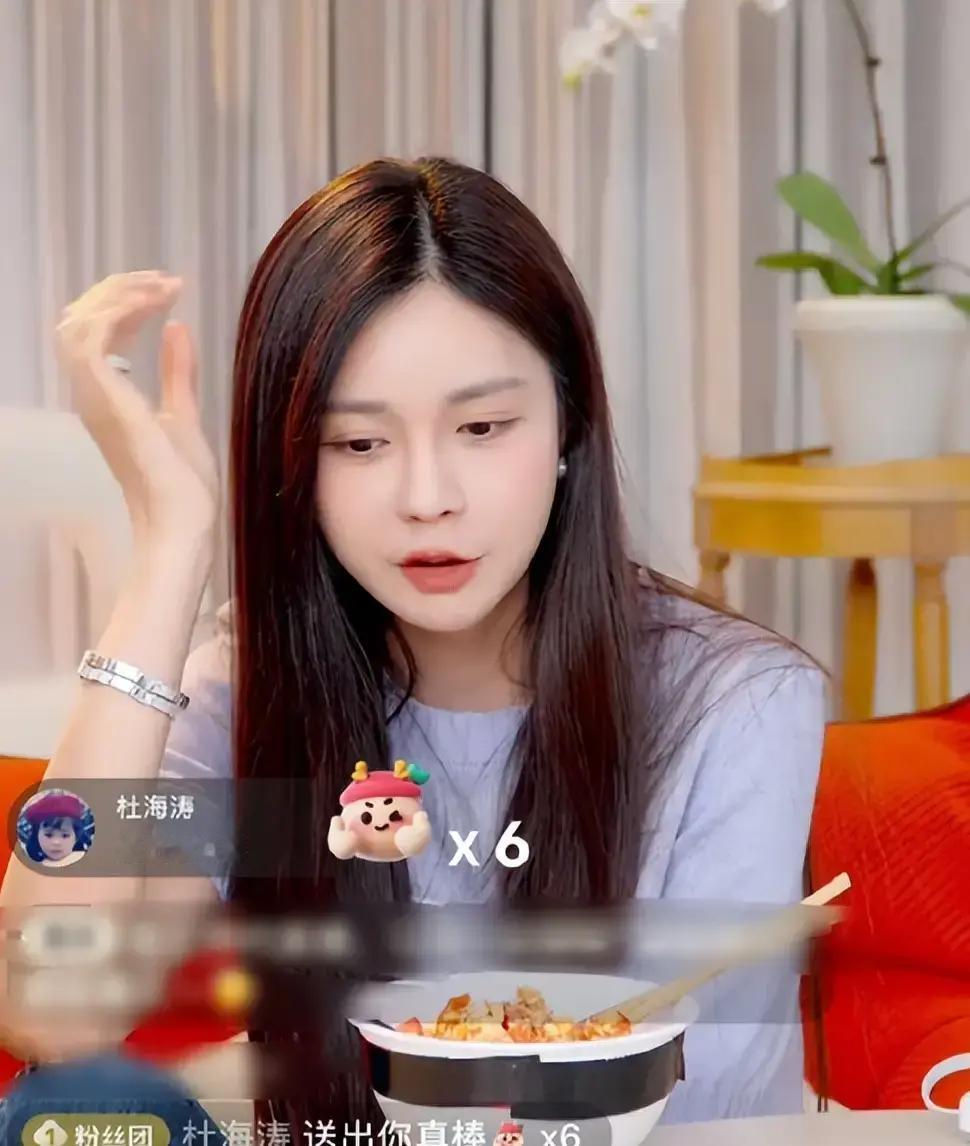 最近，沈梦辰在《声生不息》节目上被周兴哲直球问起啥时候要娃，她笑着摆手说，就随大