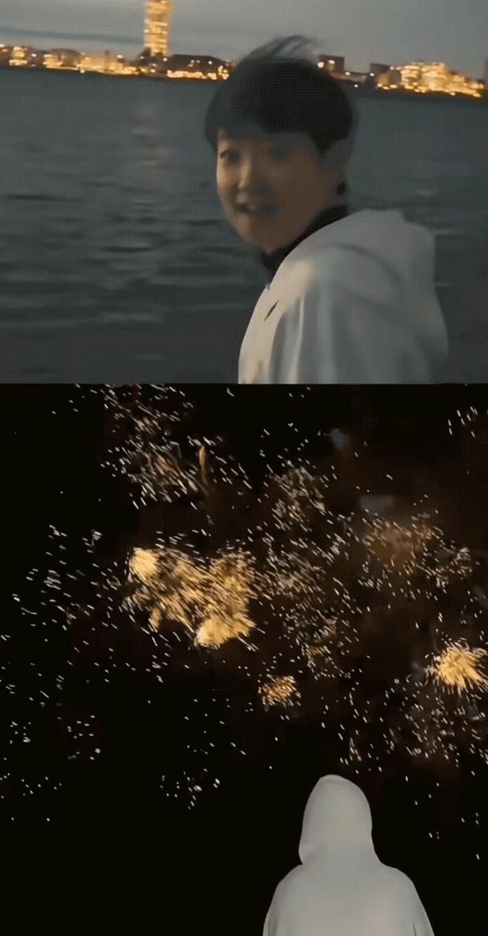 莎莎的两个回眸浪漫了整个世界！[比心][赞]夜晚，沙滩，海风，璀璨的烟花。这