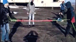 爆笑GIF: 就算有满满一嘴的胡子渣, 也挡不住你绝美的容颜!