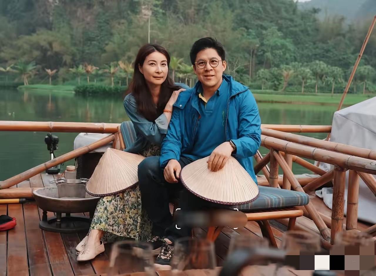 霍启刚，高调发文！4月7日，霍启刚突然在香港社媒高调发文，他大方公开分享了多张