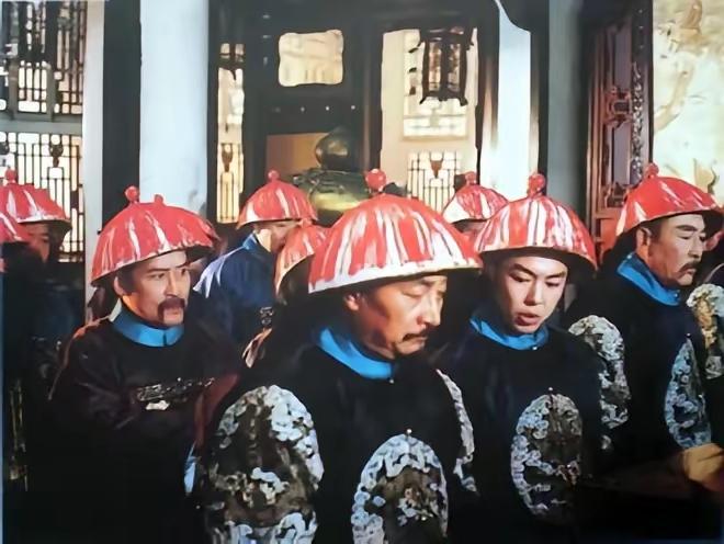 咸丰死后不久，顾命八大臣被慈禧等人设计一锅端，肃顺被杀前哀叹说：我太小看慈禧了，