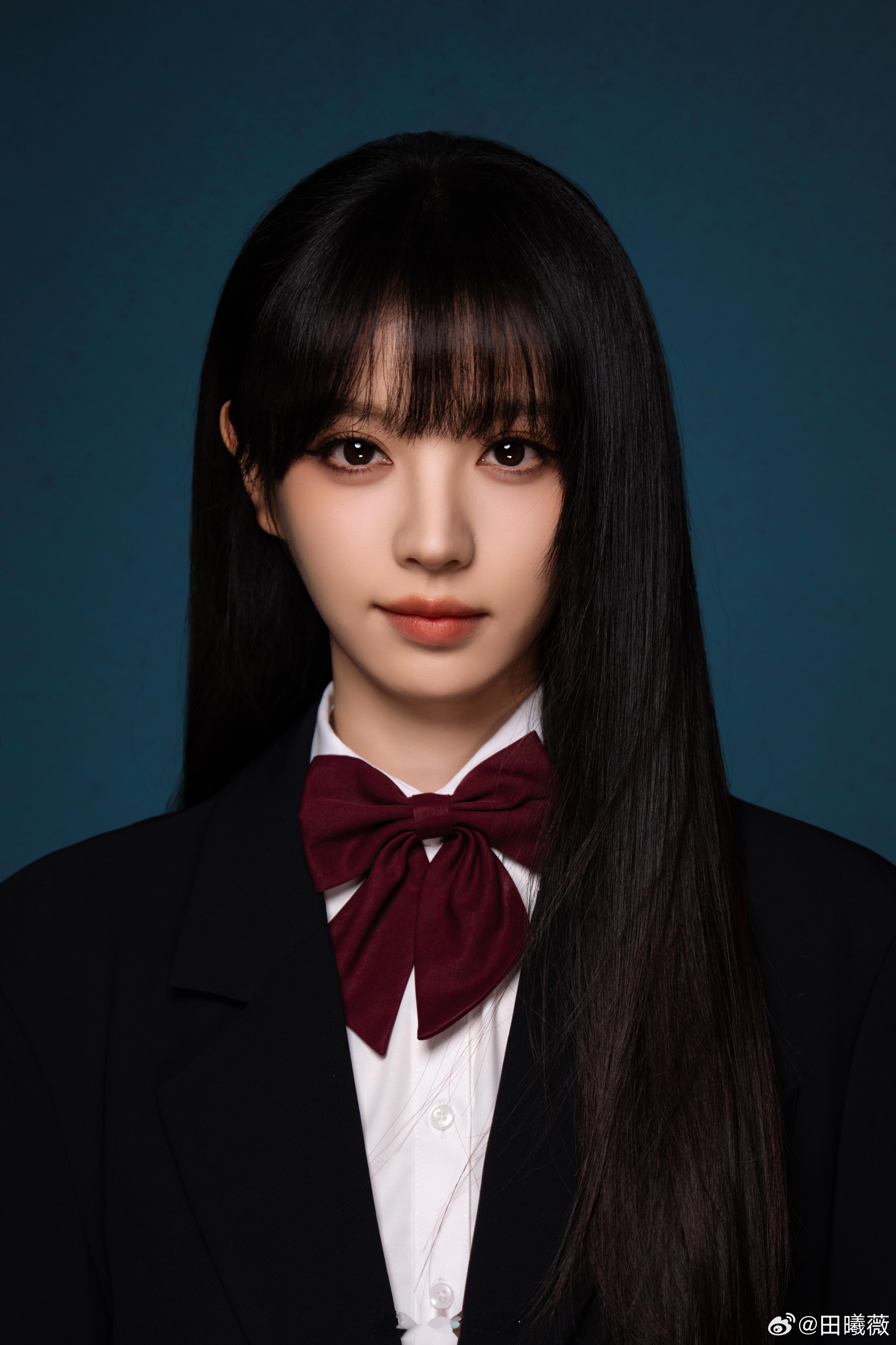 就这个暗黑猫猫田曦薇公式照可爱。