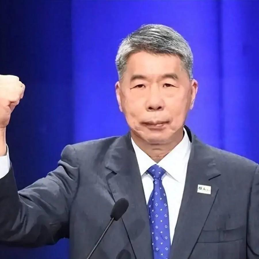 台媒有位明白人张亚中，中国很多人都没想到的，他却想到了，他曾说：大陆军演到底是冲