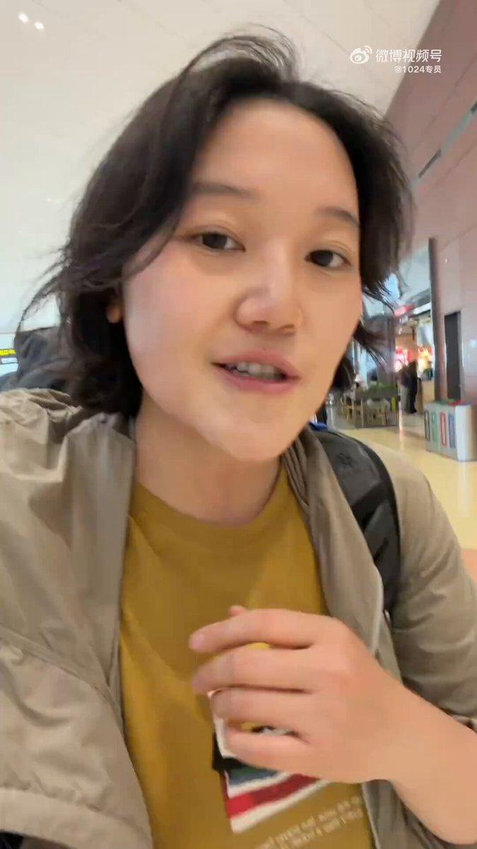 在成都天府机场遇到一件让人哭笑不得的事。一位女生发视频吐槽，偌大的机场找不到能