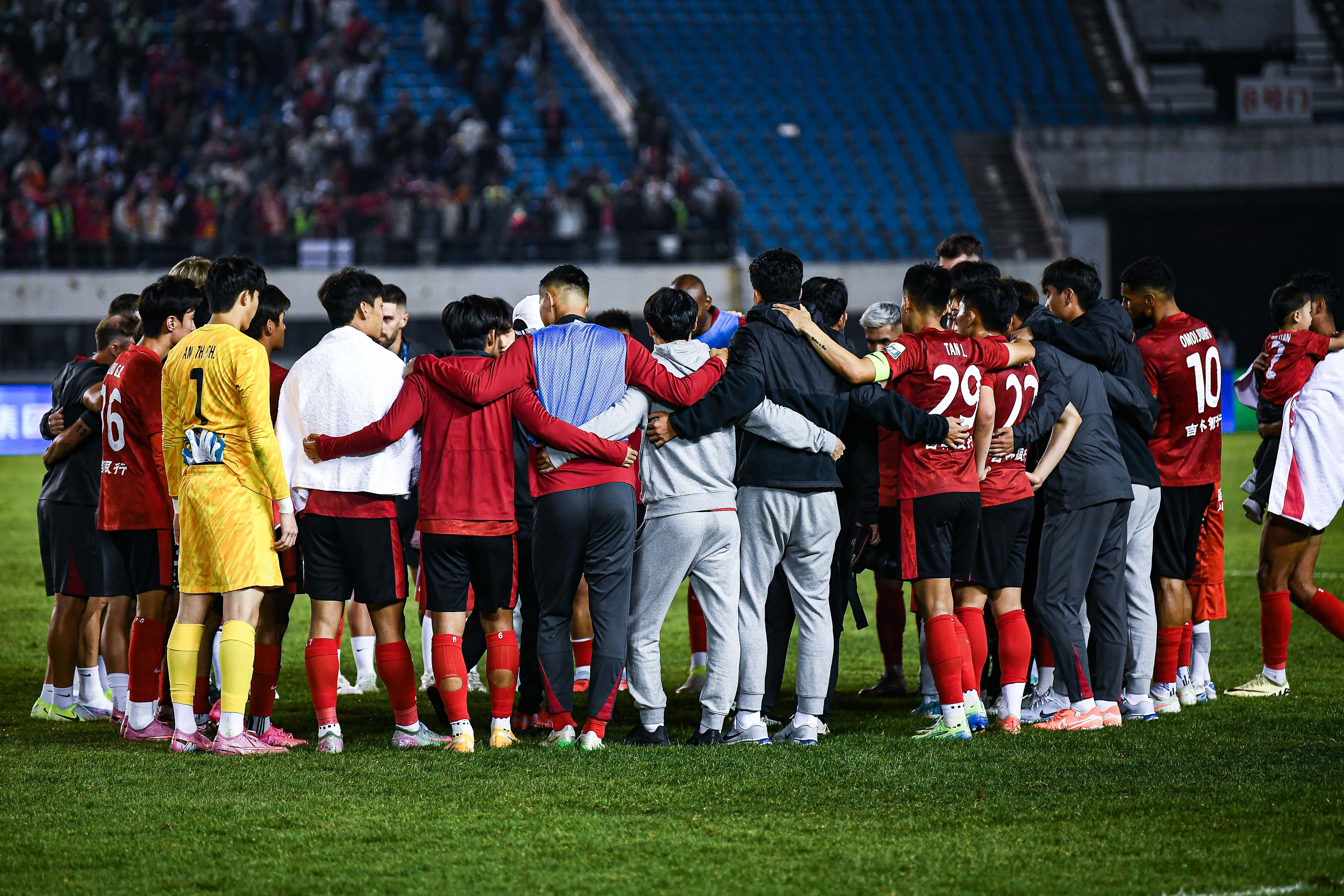 足球报: 若无法解决降级后准入资金需求, 亚泰或将告别中国足球