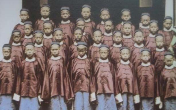 “留美幼童计划”是左宗棠生前以近乎撕破脸皮的方式去促成的，在他去世五个月后，这
