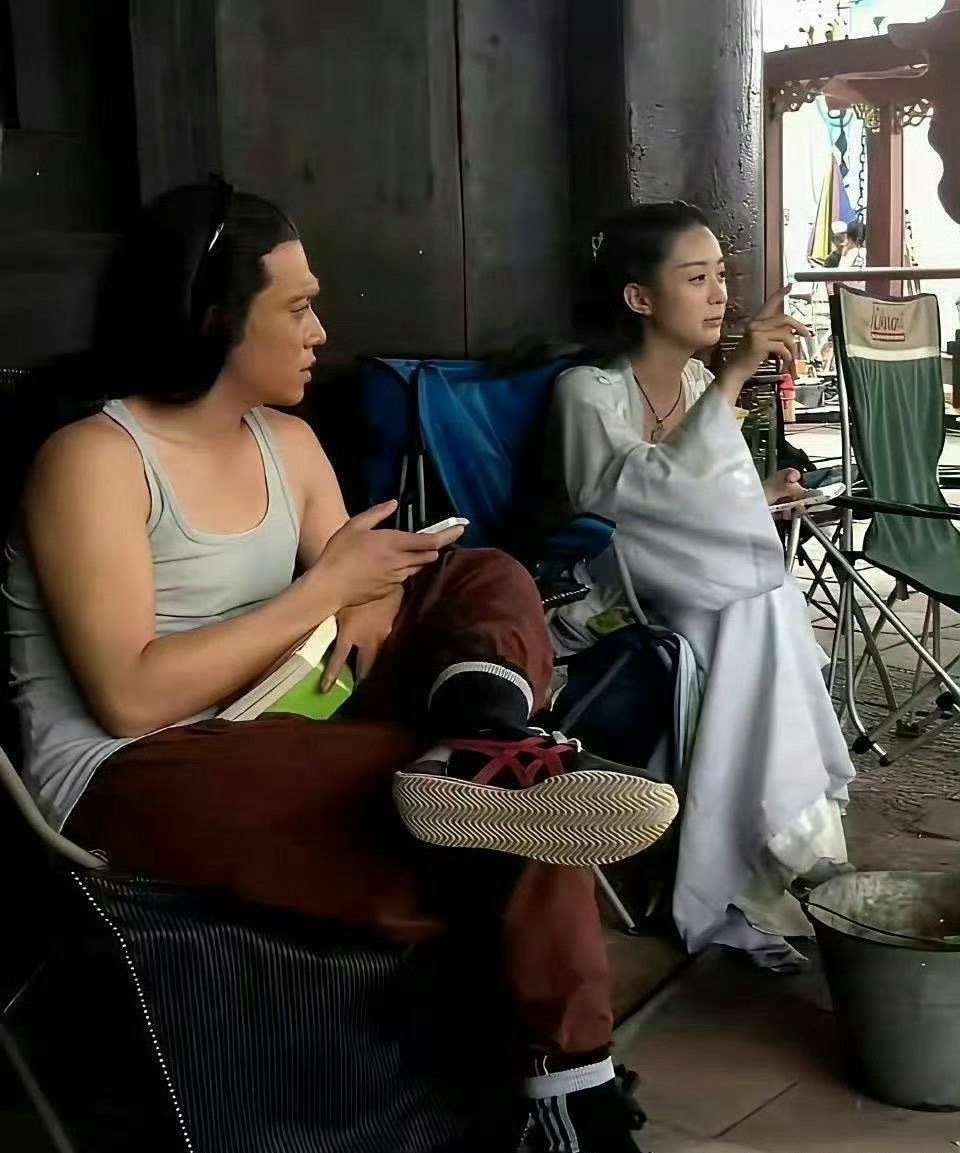 据说这是花千骨当年的花絮，粗糙的服化道硬是被演成了经典[鼓掌]​​​