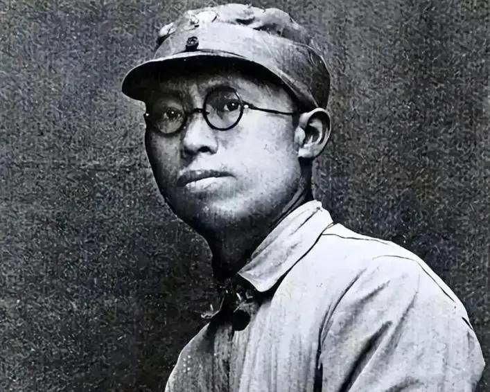 1946年哈尔滨，后勤部发现日军仓库堆满上万双崭新军靴，罗荣桓一句话让所有人愣住