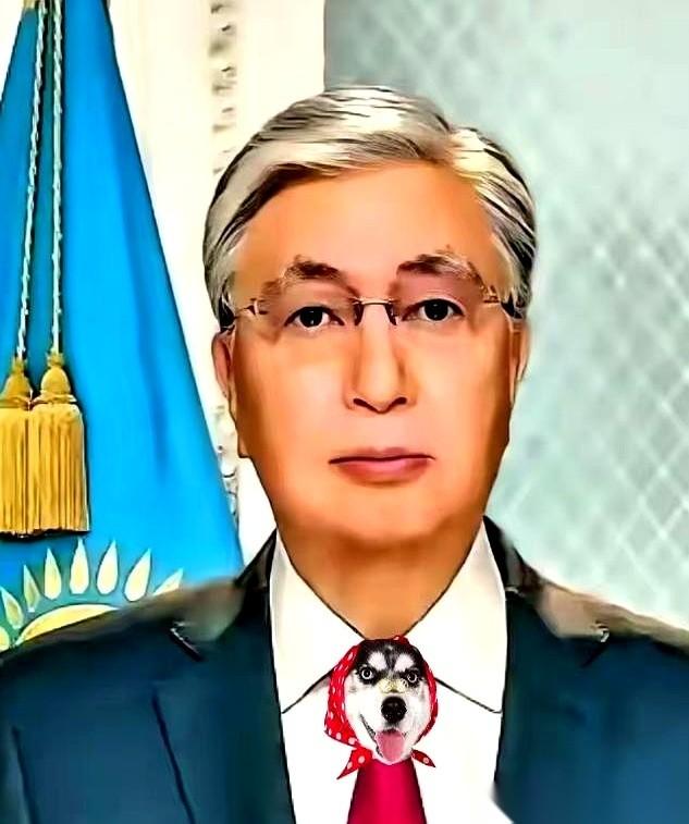 两架无人机，嗡嗡嗡地，开始在黑海的油轮上空盘旋。千里之外，一个国家的财政部长，