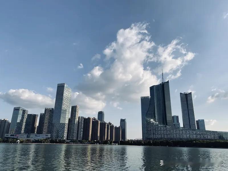 合肥楼市2021年那一波涨幅还是挺猛的。在2021年初的时候，就那么短短三个月