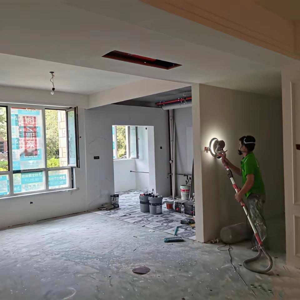 工人闯祸业主赔16.5万，换你你服气吗？深圳一小区22楼业主装修，工人图方便