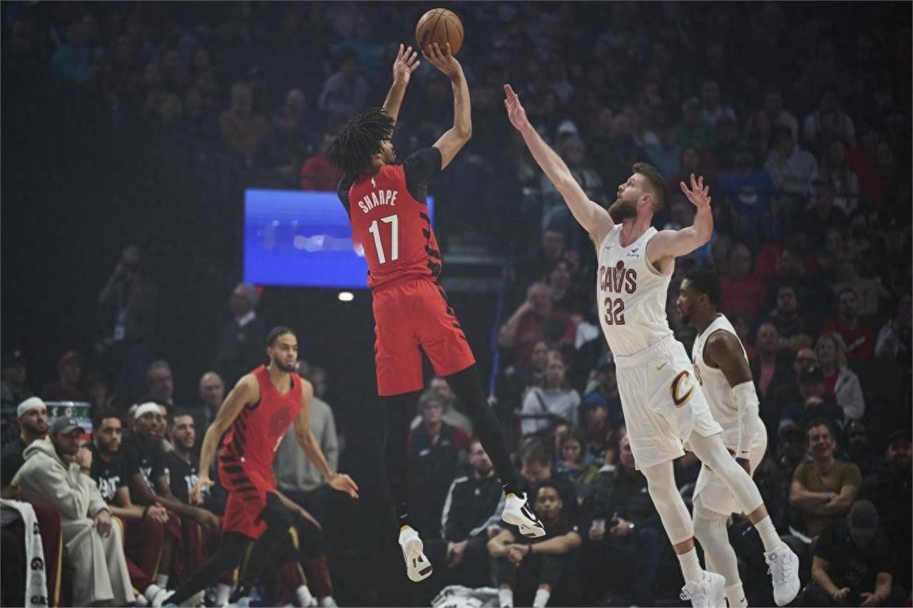 开拓者更衣室内部消息：所谓“锻炼新人”全是演的，真正策略就一句话——战绩可以烂，