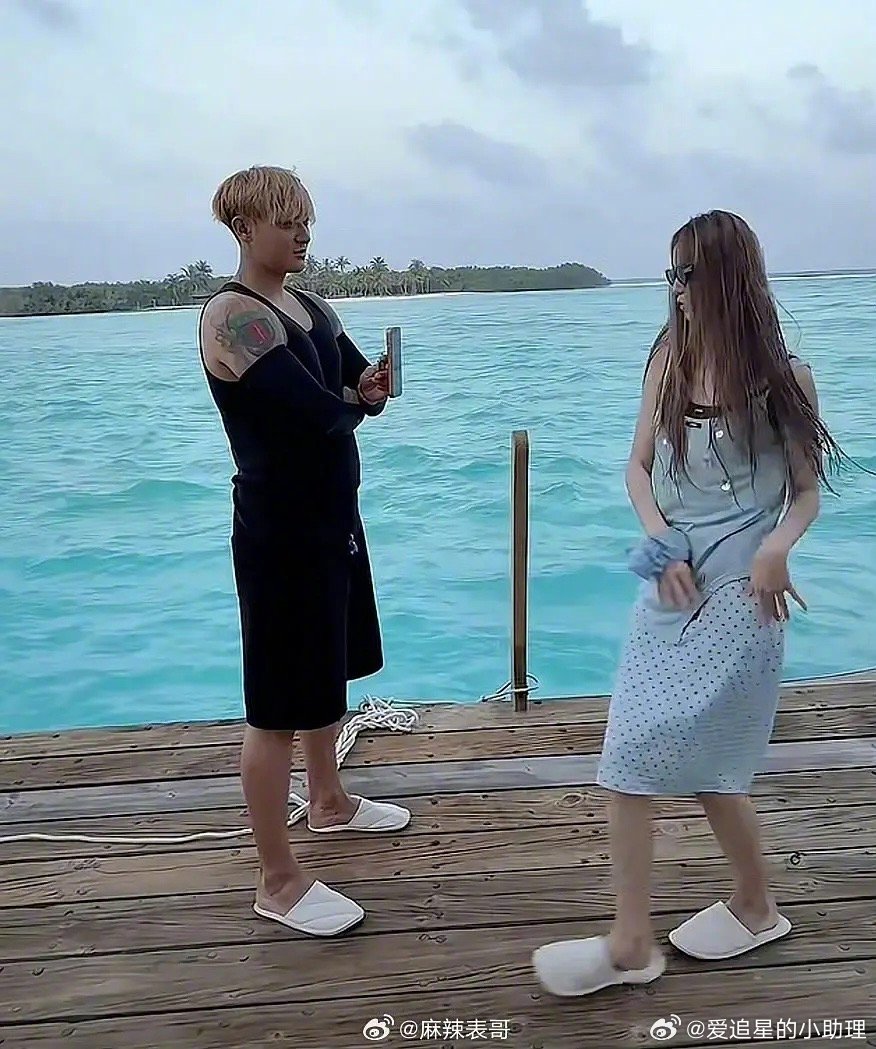 黄子韬和徐艺洋好像那种网红小夫妻啊