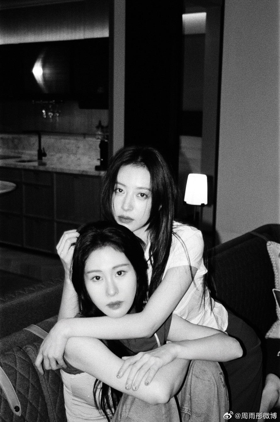 周雨彤在复制粘贴的时代，你是手写的诗