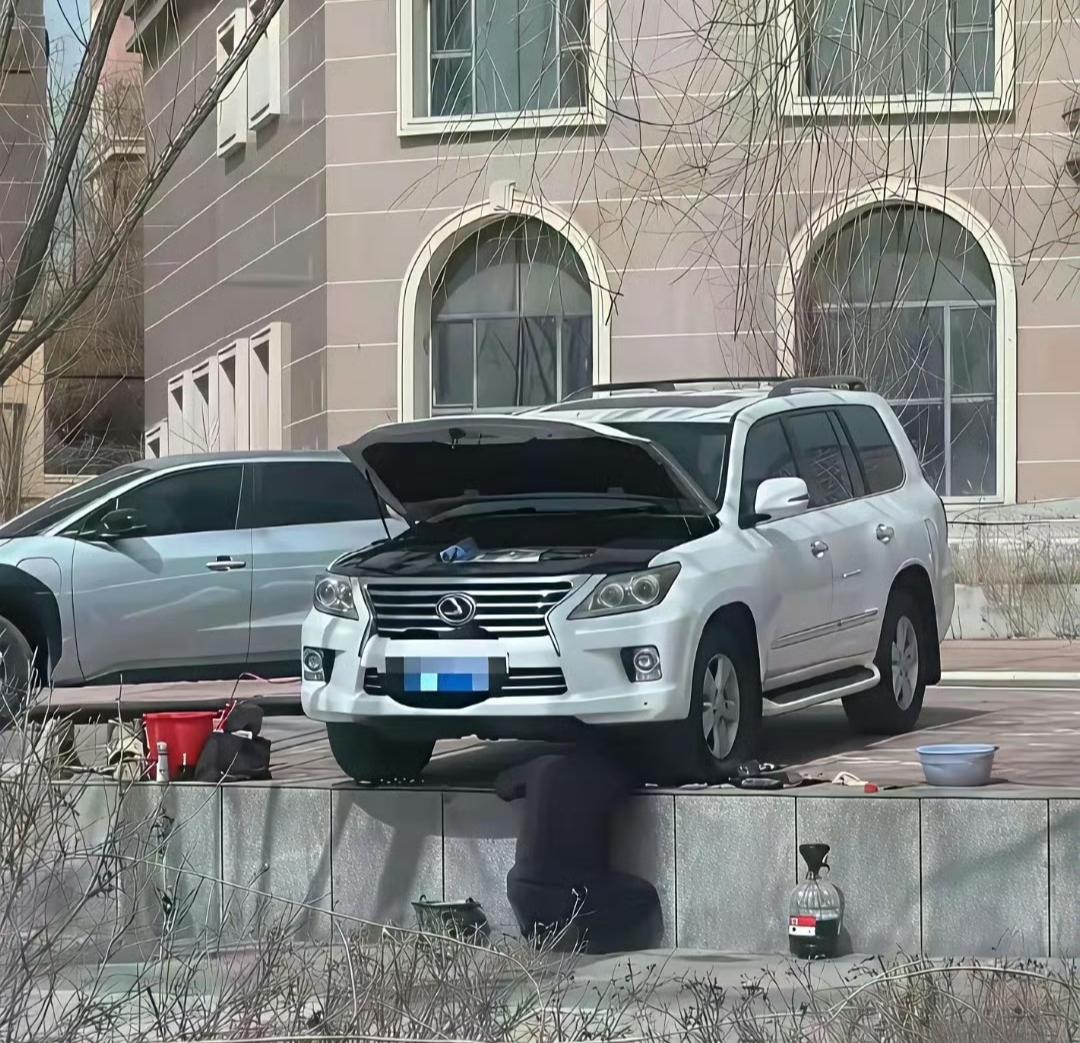 家人们谁懂啊！这才是豪车车主的终极消费观😂豪车车主也是秒人。这台大凌志