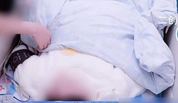 年仅8岁的小姑娘下体严重撕裂受伤，送到医院之后的检查结果让接诊医生心头沉重，