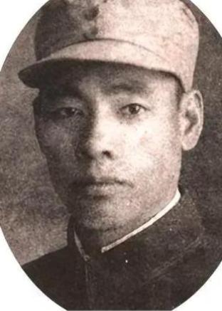 1941年，八路军独立营长叛变，侦察科长知道后就去劝阻，进村后，他感觉不对劲，就