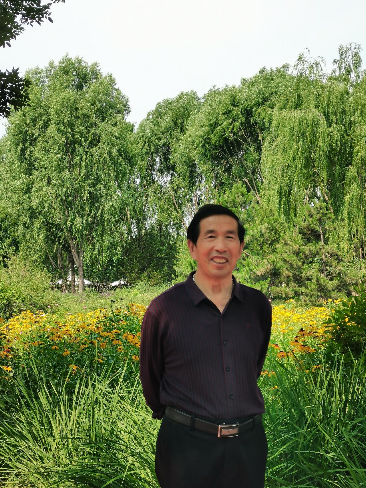《叙说排长的故事》军中排长是最小的干部，大多连长营长团长都是从排长一步一步干起