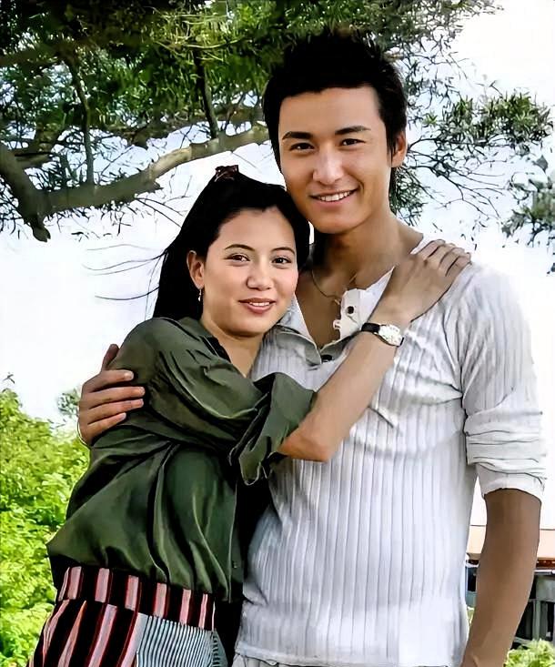 突然刷到一张老剧照，差点以为是现在的AI换脸！这男的当年被喊“亚洲第一美男