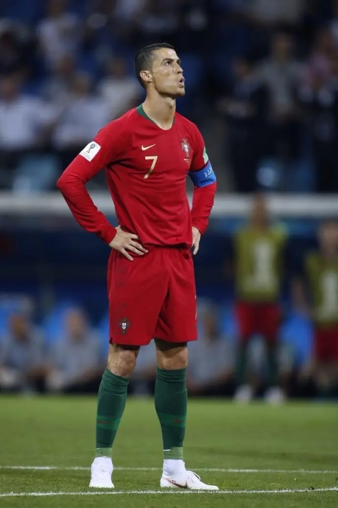 总有人说C罗不首发，葡萄牙才能拿冠军。去年欧国联，40岁的C罗场场首发，决赛硬是