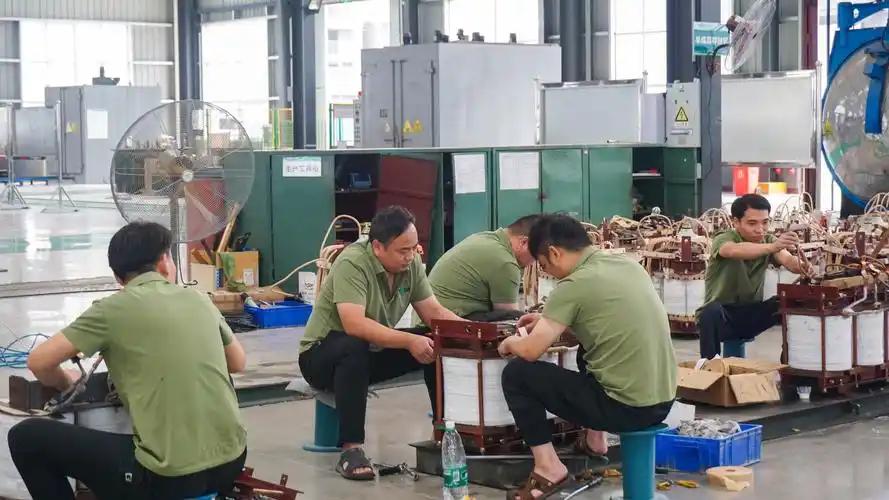 说句扎心大实话！如果社会里九成普通人都赚不到钱，整个经济运转都会陷入停滞。大家手