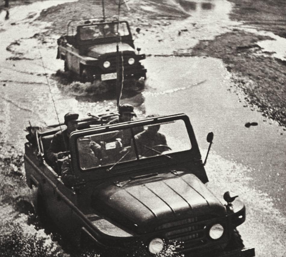 1969年，兰州军区司令皮定均中将乘车，前往额济纳旗视察。停下加油时，作战部尹副