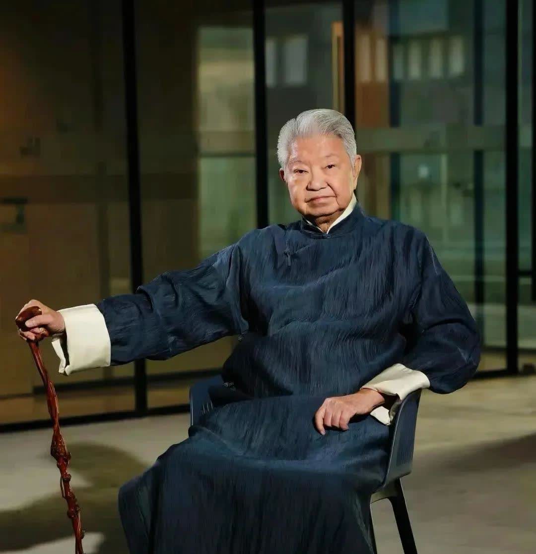 蔡澜先生走了，不是死于意外，也不是死于岁月更不是死于贫穷，没想到的是，却