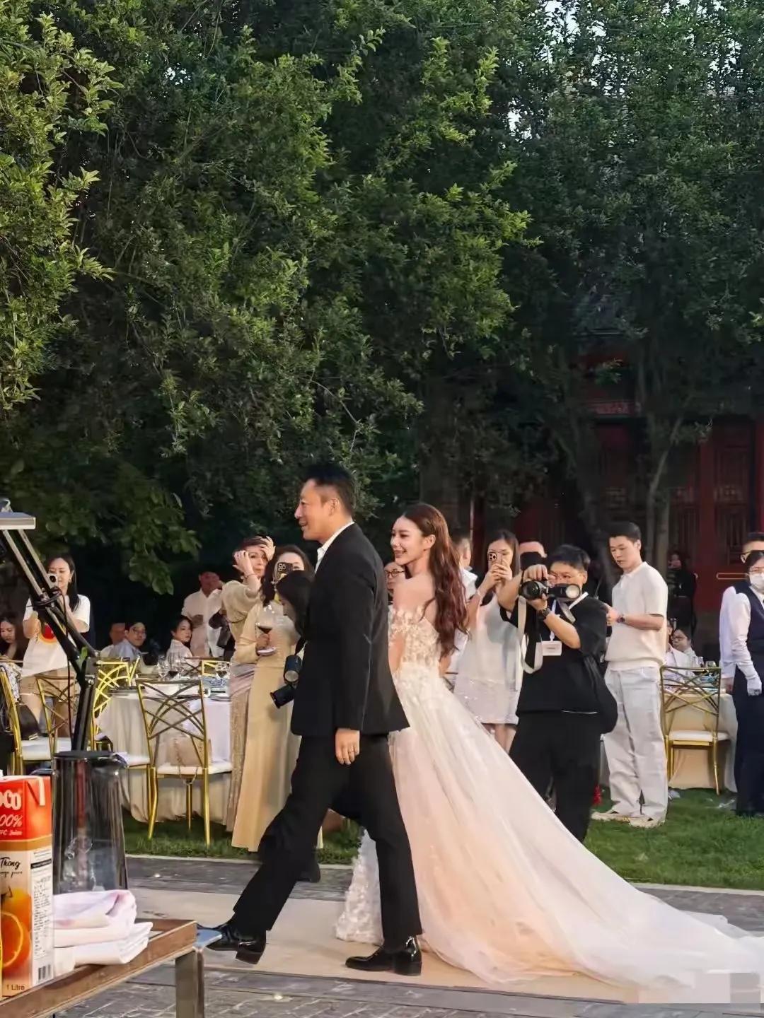 祝福终于迎来人生中最幸福的时刻这一天马晓梅应该等了很久很久希望有情人儿终