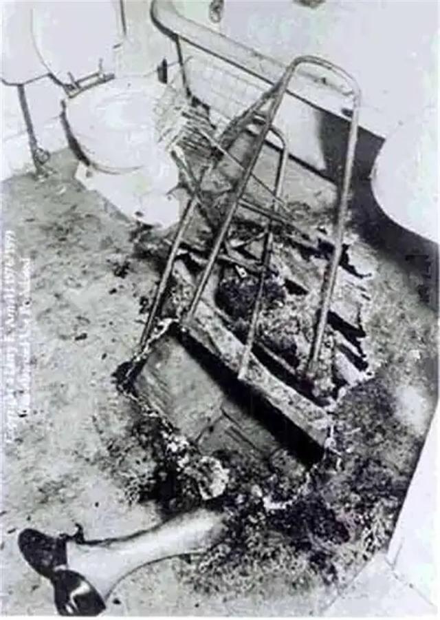 这张拍摄于上世纪六十年代美国宾夕法尼亚的黑白影像，记录下一桩当年轰动当地的恐怖离
