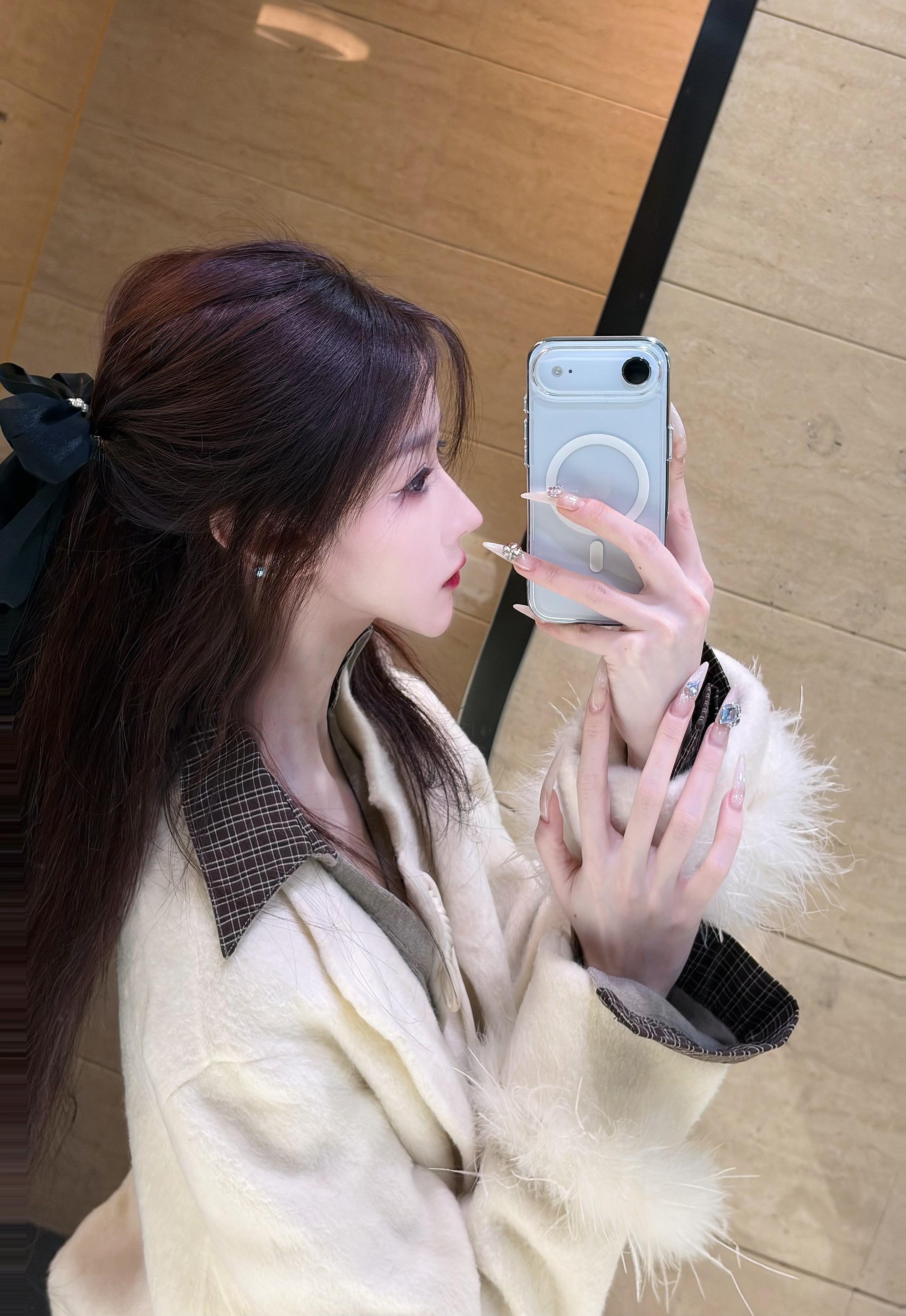 如果全世界都让你累累的指责你 那我蹲下来抱抱你