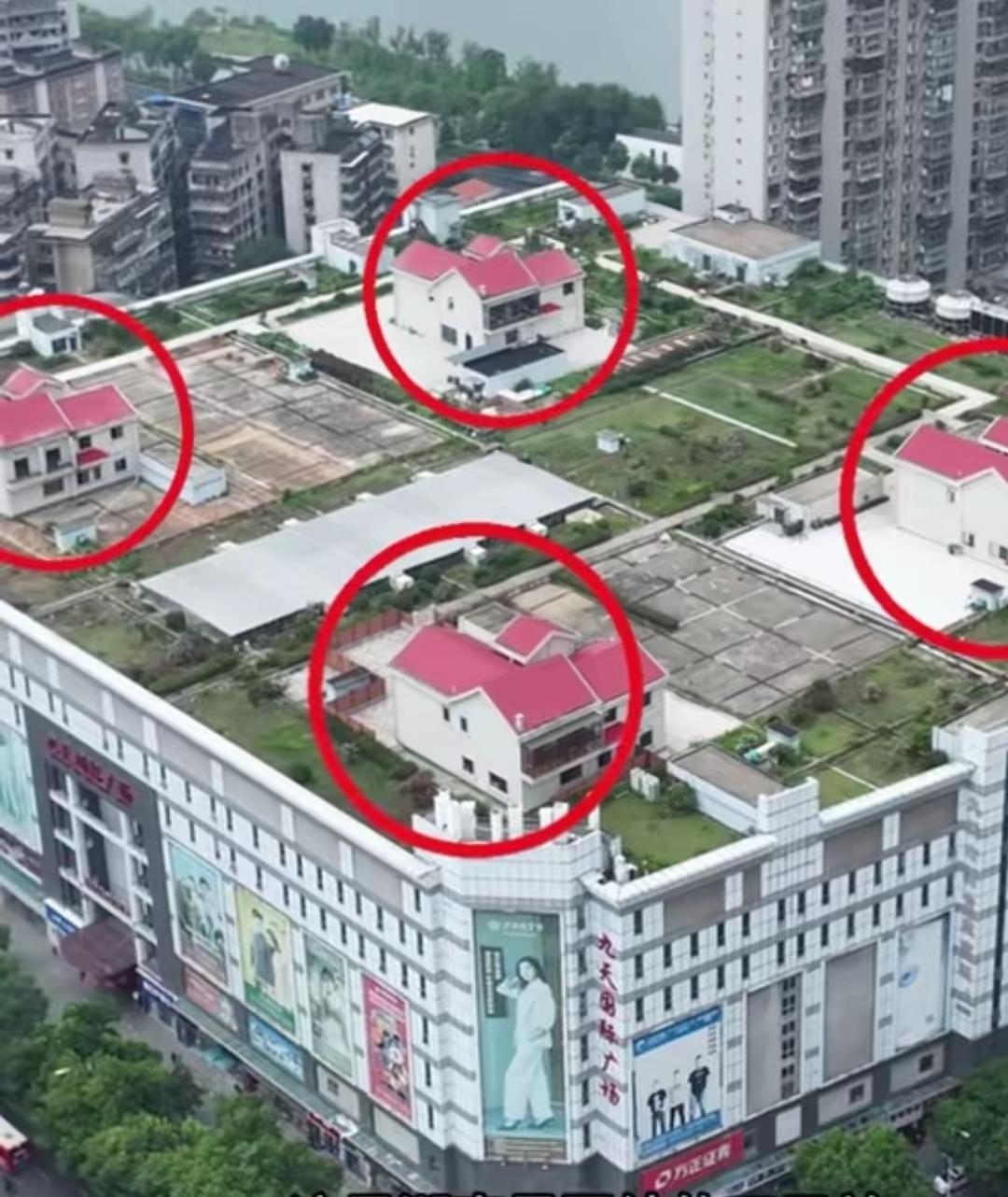 四兄弟凑8000万合伙建商场，楼下搞经营赚钱，楼上直接安家生活，格局真的绝了。