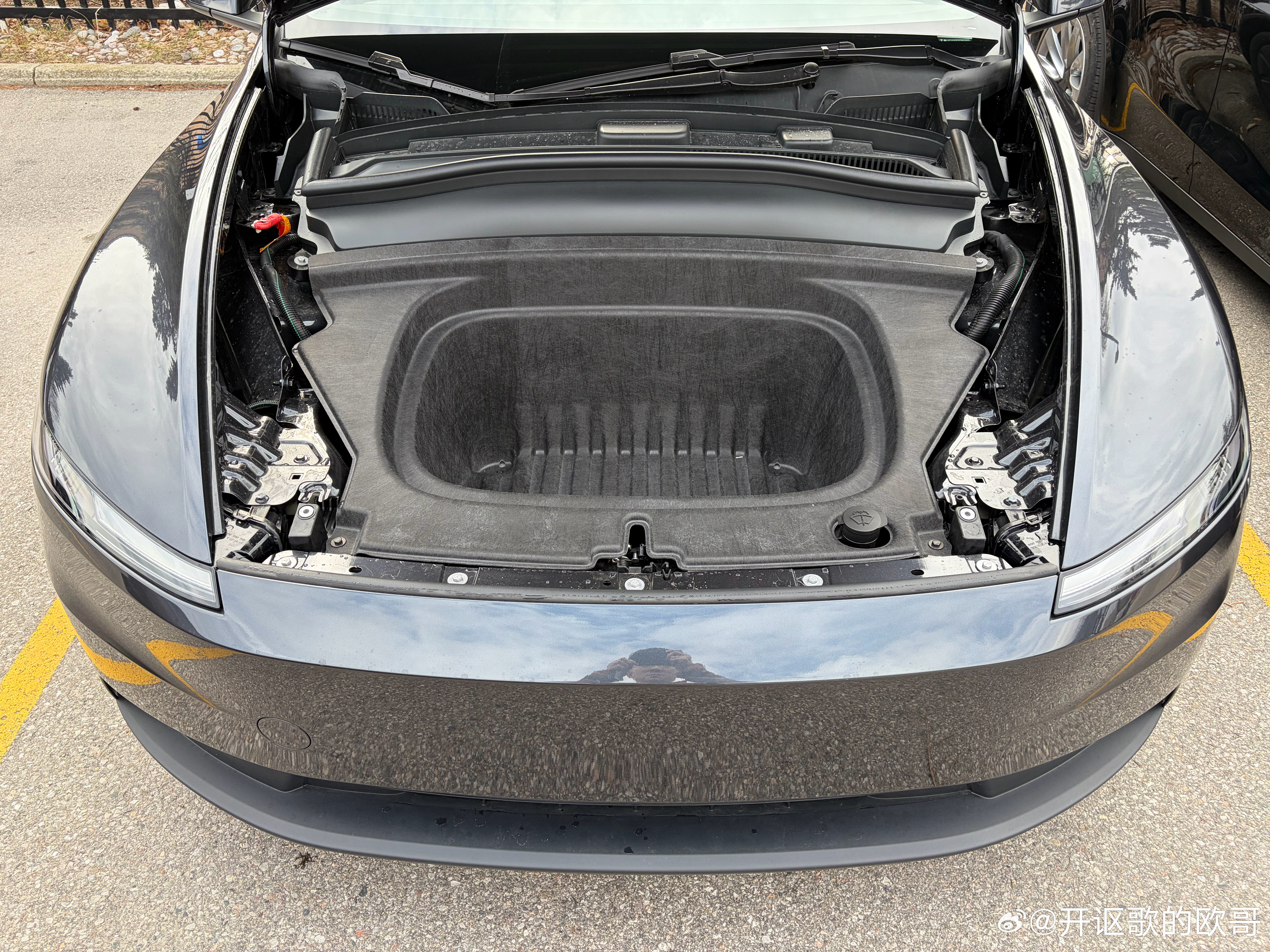 今天开了一台最毛坯房的特斯拉ModelYStandard，简单来说，我觉得这