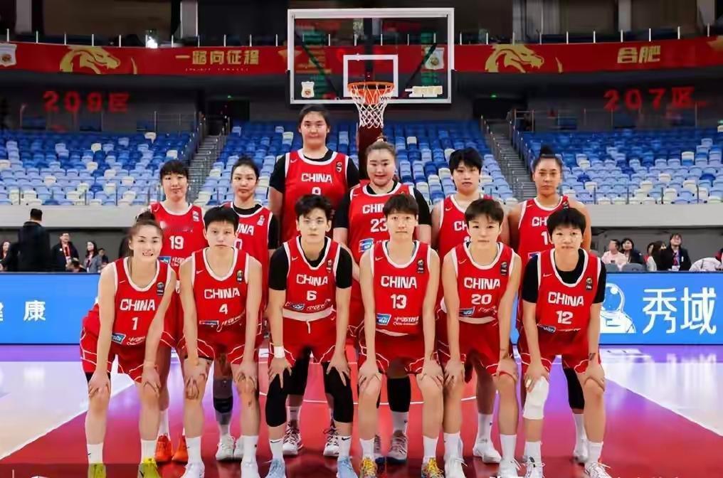 中国女篮热身赛大胜背后的隐患。女篮集训有一段时间了，2月7日首次亮相，以绝对的