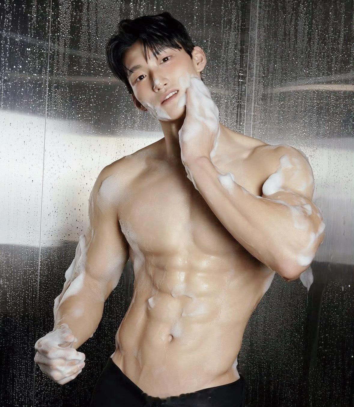 型男帅哥窝沐浴型男​​​