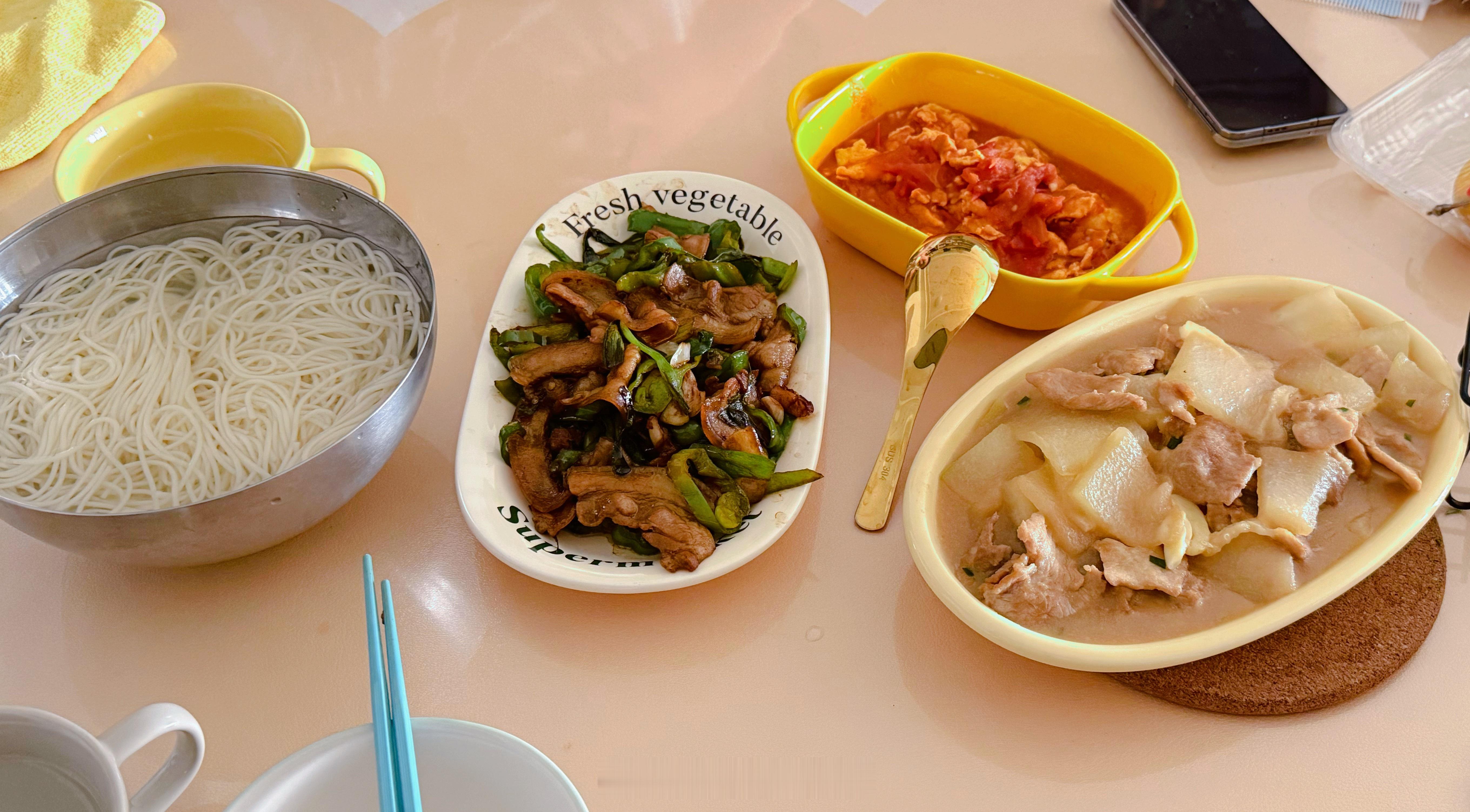 今儿吃拌面，三个浇头爽了。​​​