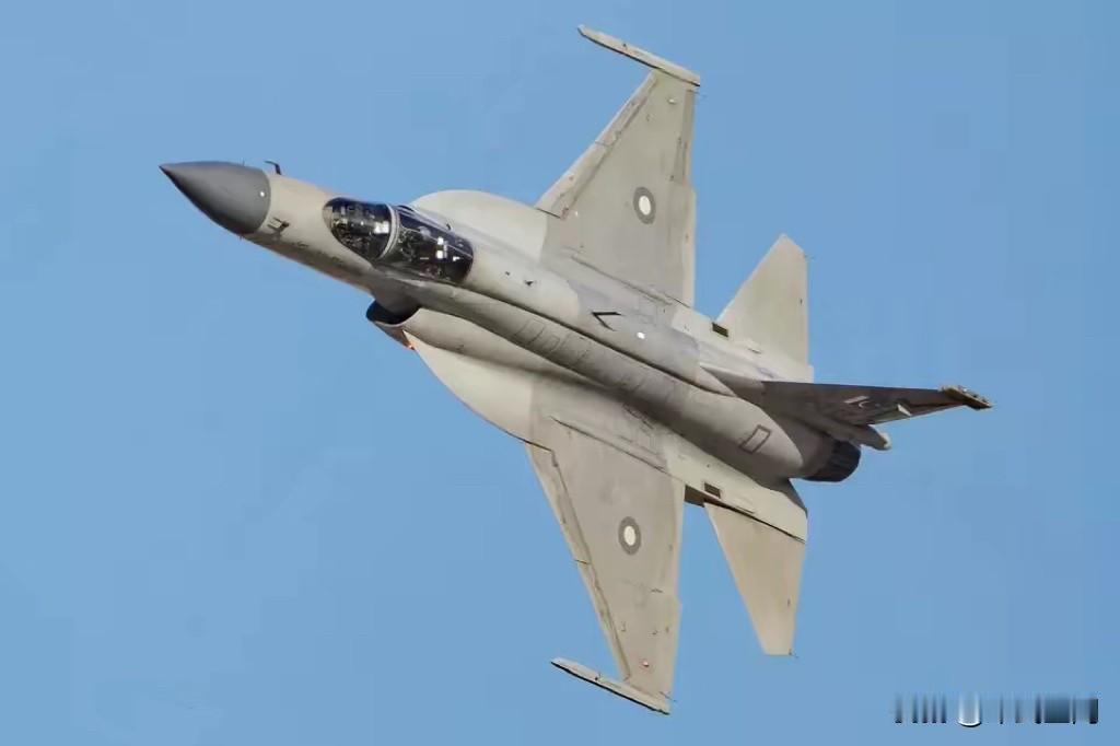 外媒爆：印尼与巴基斯坦商讨采购40架枭龙战机。1月12日，印尼国防部长目前正在