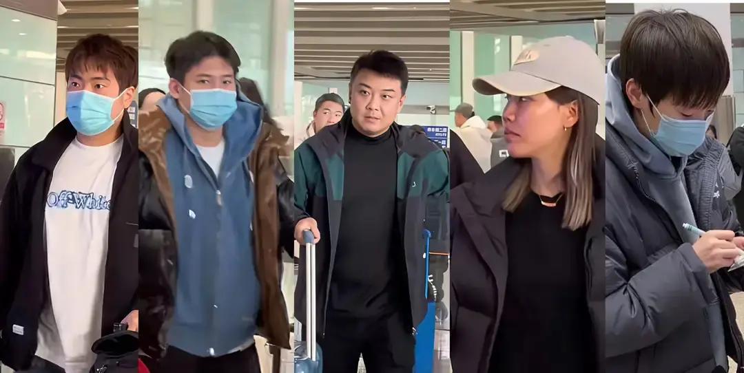 国乒回来了。王皓带着队，梁靖崑、林诗栋这帮小将跟着。唯独没看见王楚钦，听说伤得不