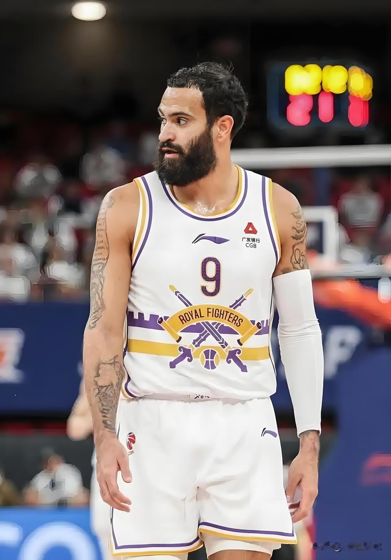 里勒罚球绝杀！北控96：95险胜香港金牛，看看球员数据，谁发挥出色？！1、西