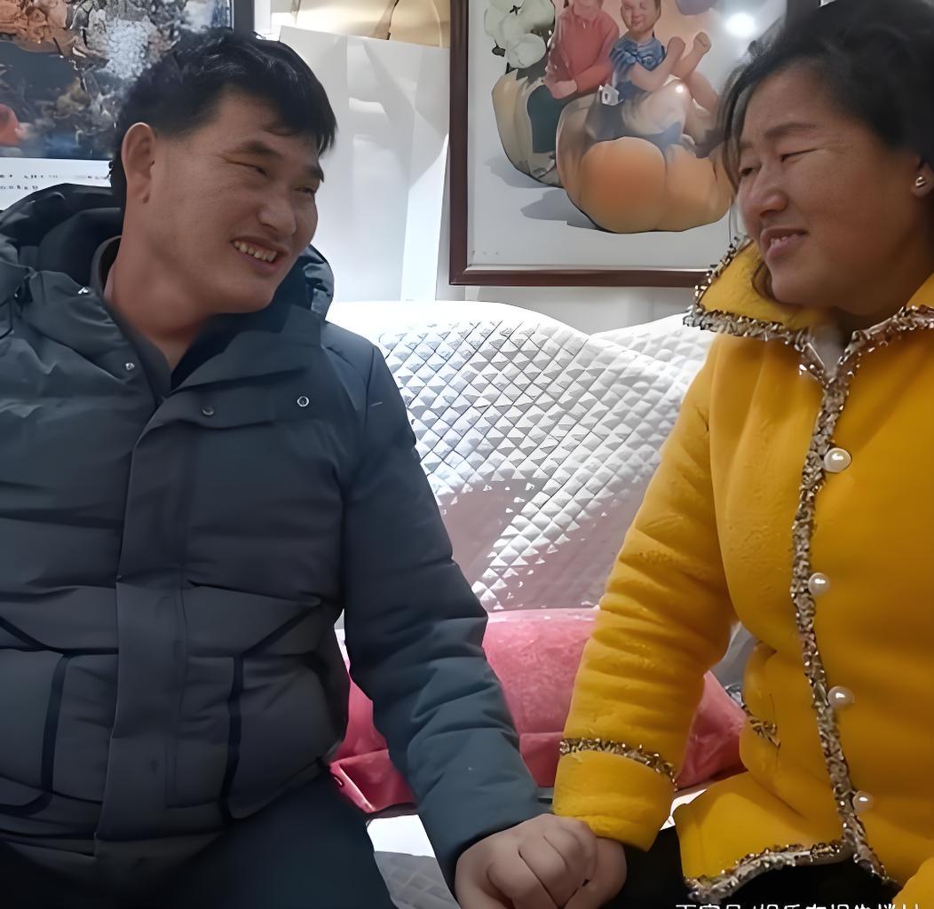 他这辈子，最感恩的就是妻子李玉华。他常说，人心都是肉长的，玉华是跟我同甘共苦、熬